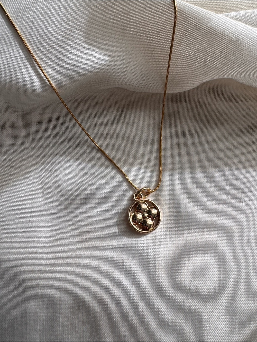 Louis Vuitton Shiny Gold Floral motif Pendant Necklace